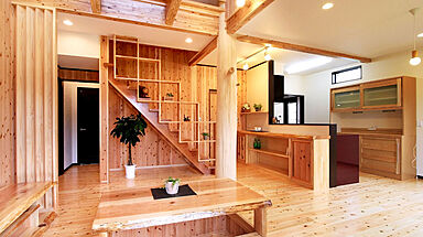 鎌田建設株式会社の施工事例「霧島市隼人町 K様邸 木と共に暮らす 森林浴HOUSE」の画像1