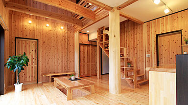 鎌田建設株式会社の施工事例「霧島市隼人町 K様邸 木と共に暮らす 森林浴HOUSE」の画像2