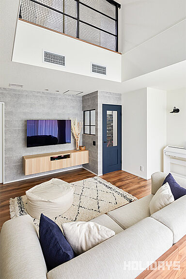 HOLIDAYS【高気密高断熱の家づくり】の施工事例「大きな吹き抜けの全館空調の家」の画像1