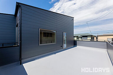 HOLIDAYS【高気密高断熱の家づくり】の施工事例「リビングイン階段が空間を繋げる住まい」の画像10