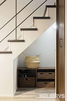 HOLIDAYS【高気密高断熱の家づくり】の施工事例「全館空調搭載の大人かっこいいダークトーンのお家」の画像7