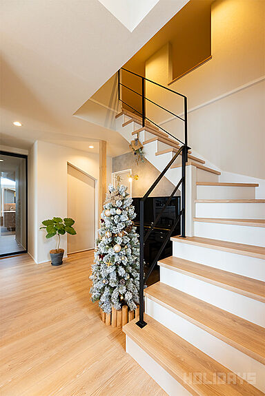 HOLIDAYS【高気密高断熱の家づくり】の施工事例「動線と開放感にこだわったナチュラルモダンハウス」の画像5