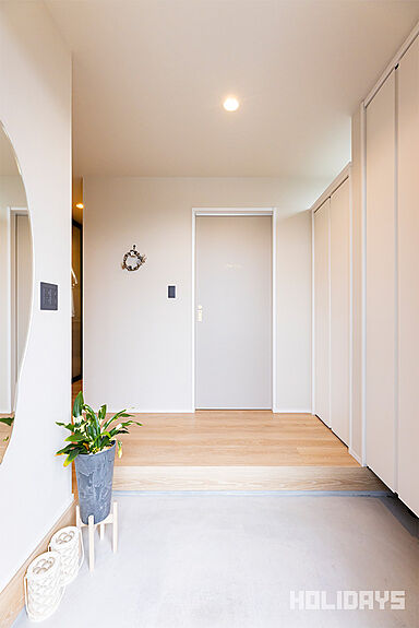 HOLIDAYS【高気密高断熱の家づくり】の施工事例「動線と開放感にこだわったナチュラルモダンハウス」の画像9