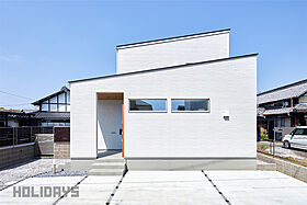 HOLIDAYS【高気密高断熱の家づくり】の施工事例「収納と回遊性にこだわった、無垢の優しいお家」のメイン画像