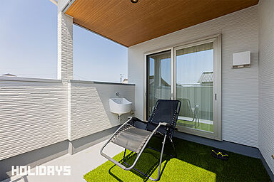 HOLIDAYS【高気密高断熱の家づくり】の施工事例「収納と回遊性にこだわった、無垢の優しいお家」の画像10