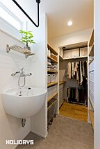 シンプルモダンスタイルの洗面所 HOLIDAYS【高気密高断熱の家づくり】の事例画像