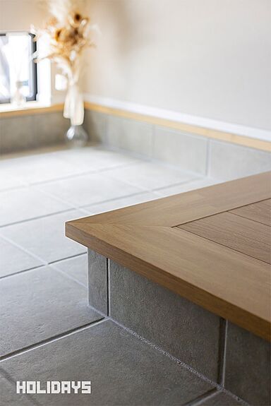 HOLIDAYS【高気密高断熱の家づくり】の施工事例「自然光と照明の陰影が美しいナチュラルモダンテイストの家」の画像4