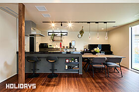 HOLIDAYS【高気密高断熱の家づくり】の施工事例「家事ラク動線に開放的な吹き抜けを叶えた家」の画像1