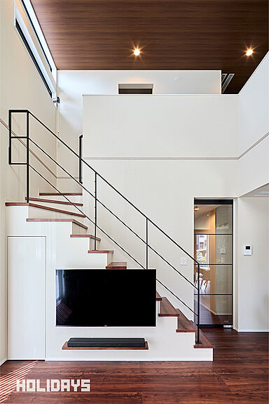 HOLIDAYS【高気密高断熱の家づくり】の施工事例「家事ラク動線に開放的な吹き抜けを叶えた家」の画像4