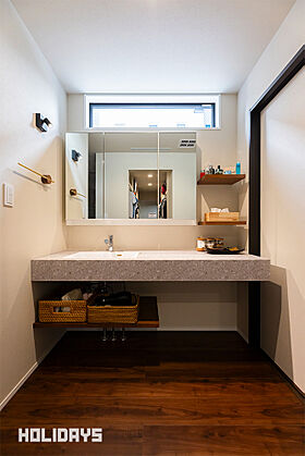 HOLIDAYS【高気密高断熱の家づくり】の施工事例「家事ラク動線に開放的な吹き抜けを叶えた家」の画像5