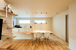 HOLIDAYS【高気密高断熱の家づくり】の施工事例「猫ちゃんと過ごすくつろぎの住まい」の画像