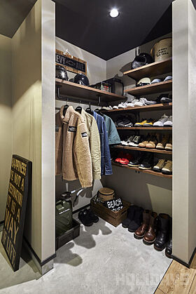 HOLIDAYS【高気密高断熱の家づくり】の施工事例「空間を最大限に活用したブルックリンテイストの平屋」の画像1