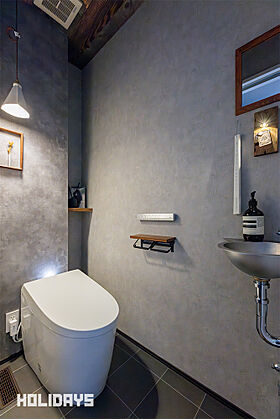 HOLIDAYS【高気密高断熱の家づくり】の施工事例「アウトドア×アンティークで木の質感を愉しむ」の画像4