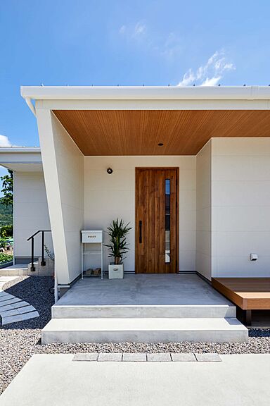 HOLIDAYS【高気密高断熱の家づくり】の施工事例「店舗併用の平屋サーファーズハウス」の画像2