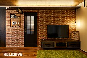 HOLIDAYS【高気密高断熱の家づくり】の施工事例「「THEアメリカンヴィンテージハウス」がコンセプトの家」の画像2