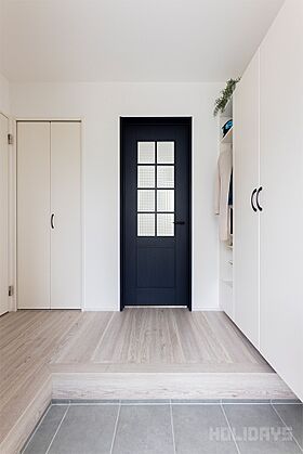 HOLIDAYS【高気密高断熱の家づくり】の施工事例「プライベートな中庭で四季を感じる二世帯住宅」の画像9