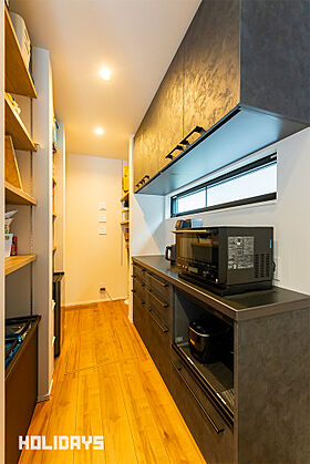 HOLIDAYS【高気密高断熱の家づくり】の施工事例「畳に癒される、陰影が美しいモダンな家」の画像6