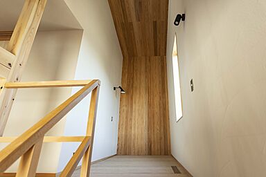 株式会社天然住宅の施工事例「【昭島市/33坪】"ウッドデザイン賞2023”ー自然素材のスキップフロアがある家」の画像3