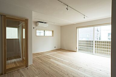 株式会社天然住宅の施工事例「【世田谷区/36坪】みんなで暮らす3階建ての家-自然素材で建てる二世帯住宅ー」の画像