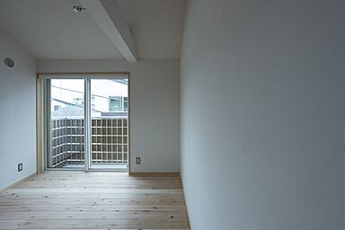 株式会社天然住宅の施工事例「みんなで暮らす3階建ての家-無垢と自然素材で建てる木造3階建ての二世帯住宅ー」の画像6