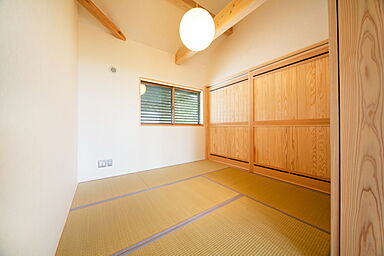 株式会社天然住宅の施工事例「【静岡県三島市/28坪】自給する平屋ー電気を自給するオフグリッド生活ー」の画像6