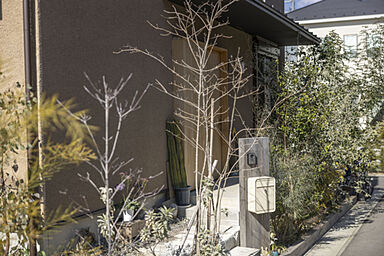 株式会社天然住宅の施工事例「【神奈川県大磯町/21坪】土間に集う家ー縁側みたいな家ー」の画像2