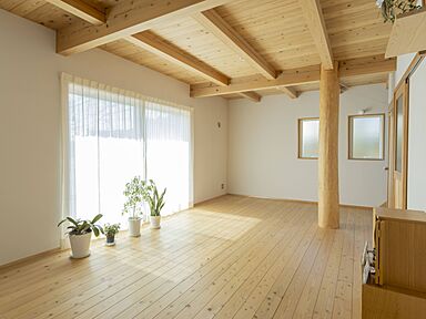 株式会社天然住宅の施工事例「【横浜市/24坪】北欧風のミニマルハウス」の画像1