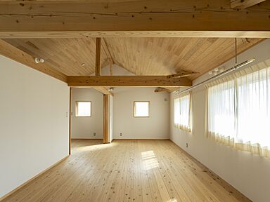 株式会社天然住宅の施工事例「北欧風のミニマルハウス」の画像4