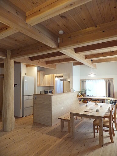 株式会社天然住宅の施工事例「【調布市/32坪】自然素材で叶えた安全な防音室のある家|太陽光で省エネな暮らし」の画像1