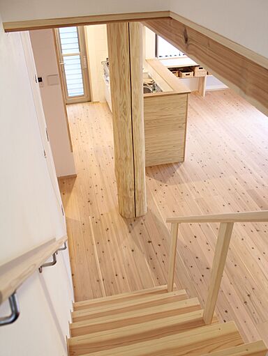 株式会社天然住宅の施工事例「【調布市/32坪】自然素材で叶えた安全な防音室のある家|太陽光で省エネな暮らし」の画像2