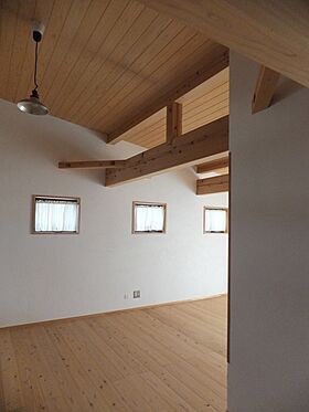 株式会社天然住宅の施工事例「【調布市/32坪】自然素材で叶えた安全な防音室のある家|太陽光で省エネな暮らし」の画像6