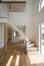 シンプルモダンスタイルのリビング SUNRISE-arc株式会社~“デザイン性”と“機能性”を高水準で両立する理想の住宅~の事例画像