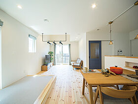 リブホーム建築設計事務所の施工事例「【和歌山市】4SLDK33坪!家事導線にこだわった間取りカッコイイ三角屋根の家」の画像6