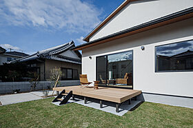 リブホーム建築設計事務所の施工事例「【和歌山県】ノスタルジーに溶け込む塗り壁の家!やさしい佇まいが街並みに馴染む。」の画像2