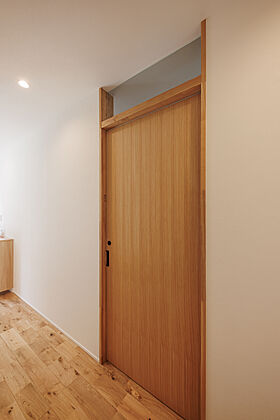 リブホーム建築設計事務所の施工事例「【和歌山県】ノスタルジーに溶け込む塗り壁の家!やさしい佇まいが街並みに馴染む。」の画像7