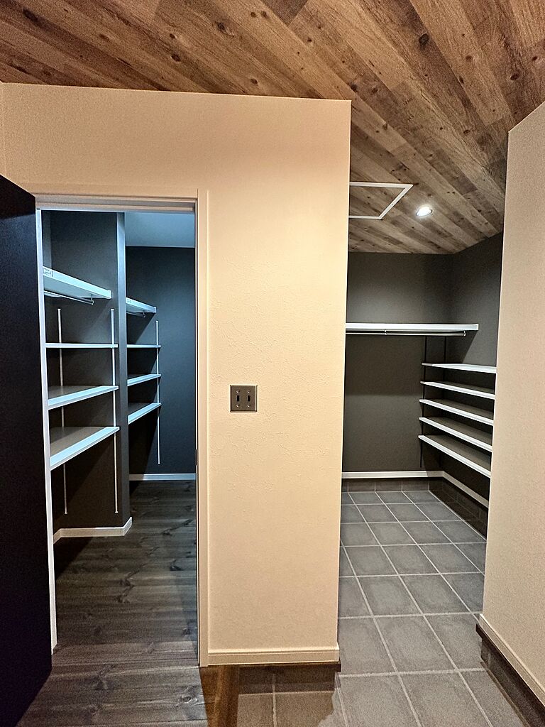 ナカムラハウス 光展示場の公式画像_収納10