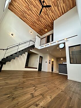 ナカムラハウス 光展示場の施工事例「【岩国市】ダークなカラーで統一、かっこよすぎるおうち」の画像1