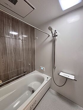 ユニバーサルホーム 丸亀店の施工事例「大人のモダン空間」の画像2