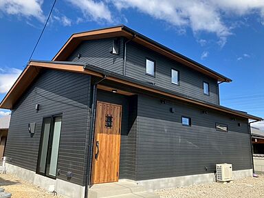 ユニバーサルホーム 丸亀店の施工事例「キャンプ道具が主役の家」の画像7