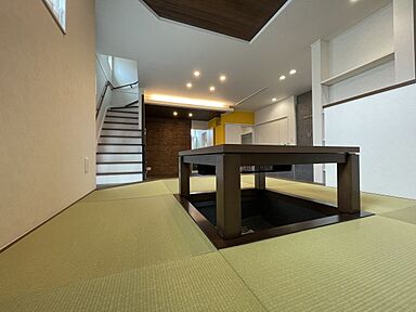 株式会社日本ハウスホールディングス 福井支店の施工事例「掘りごたつのある小上がり和室がうれしい 家族団らんの家」の画像4