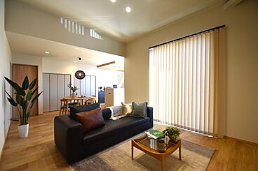 株式会社 カクニシビルダーの施工事例「中庭を感じながら家族とくつろぐ平屋」の画像