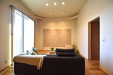 株式会社 カクニシビルダーの施工事例「中庭を感じながら家族とくつろぐ平屋」の画像2