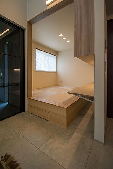 株式会社 カクニシビルダーの施工事例「スタイリッシュで高級感のある開放的なガレージハウス」の画像7