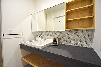 株式会社 カクニシビルダーの施工事例「広々LDKに家族が集う高性能住宅」の画像3