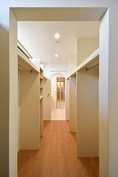 株式会社 カクニシビルダーの施工事例「木目と曲線がやさしい快適動線の平屋」の画像6