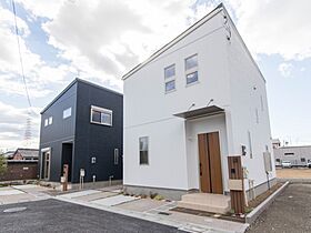 株式会社中村工務店の施工事例「グランピングスタイル 光と木に包まれる、癒しのテラス付きナチュラル邸宅」の画像2