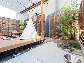 株式会社中村工務店の施工事例「グランピングスタイル 光と木に包まれる、癒しのテラス付きナチュラル邸宅」の画像5