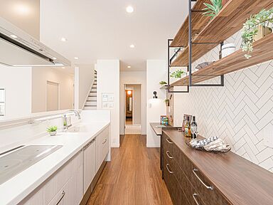 【パナソニックビルダーズグループ】丸良木材産業株式会社の施工事例「4LDK|家族時間も自分時間も思いっきり楽しむ家」の画像3