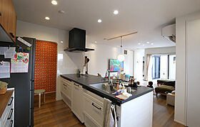 【パナソニックビルダーズグループ】丸良木材産業株式会社の施工事例「平屋風二階建て|中庭のあるおしゃれハウス」の画像5