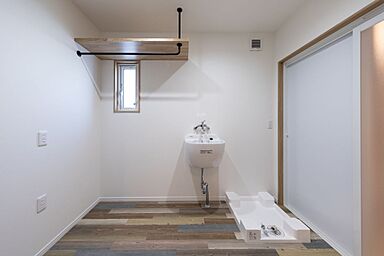 臼幸産業株式会社の施工事例「暮らしに寄り添った、広がりとつながりのある平屋」の画像3